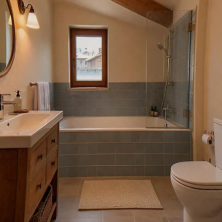 בית נופש Vanada W Jacuzzi בנסקו